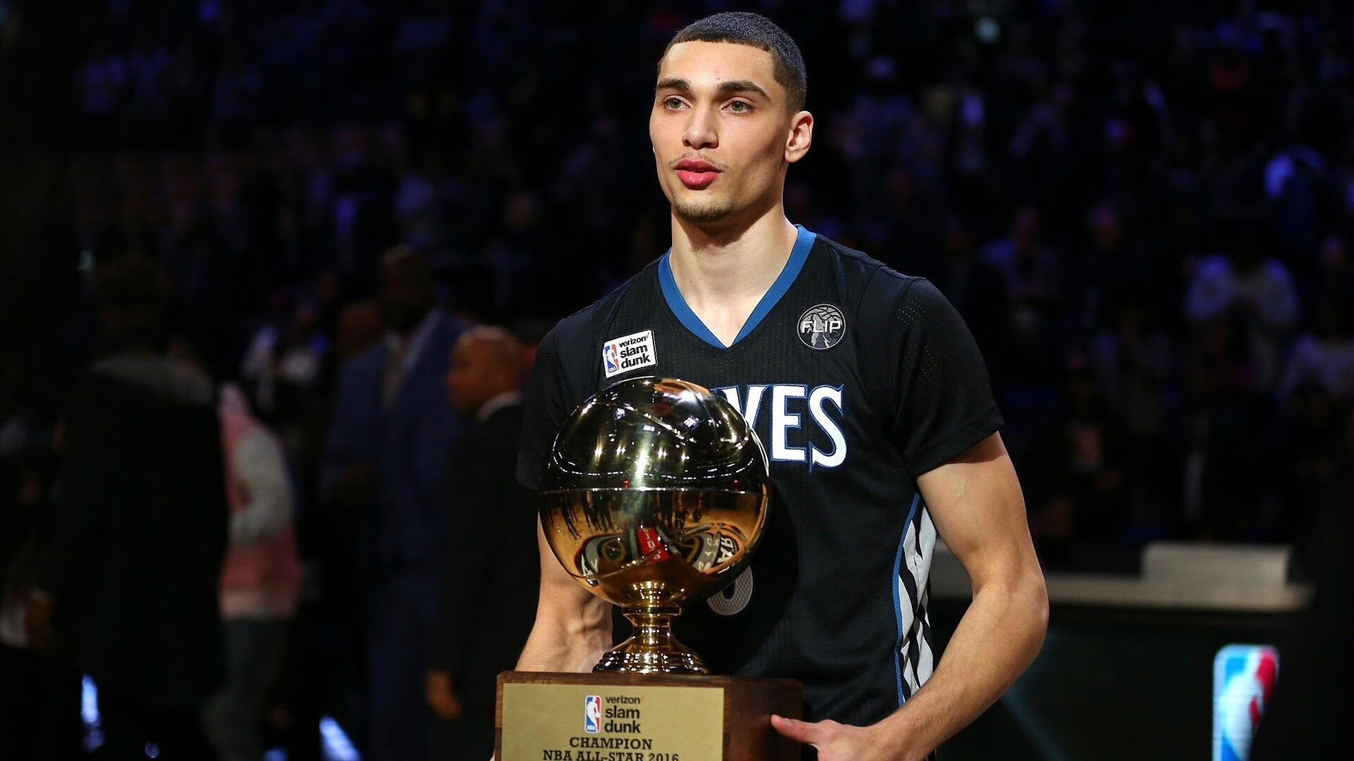 史上“最牛”篮下封盖：斯托亚科维奇在对阵勇士时完美封堵对手关键投篮！